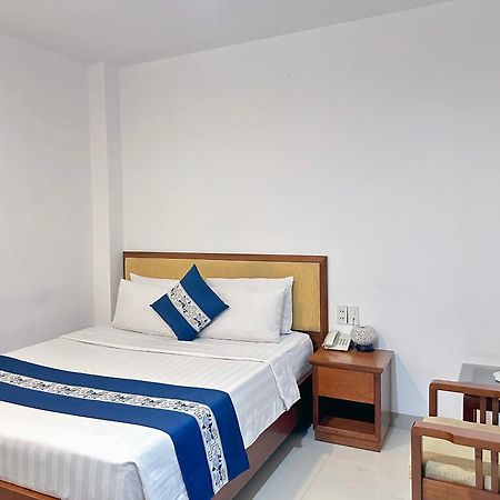 Ruby Star Hotel- Near Ben Thanh Market Хошимин Экстерьер фото