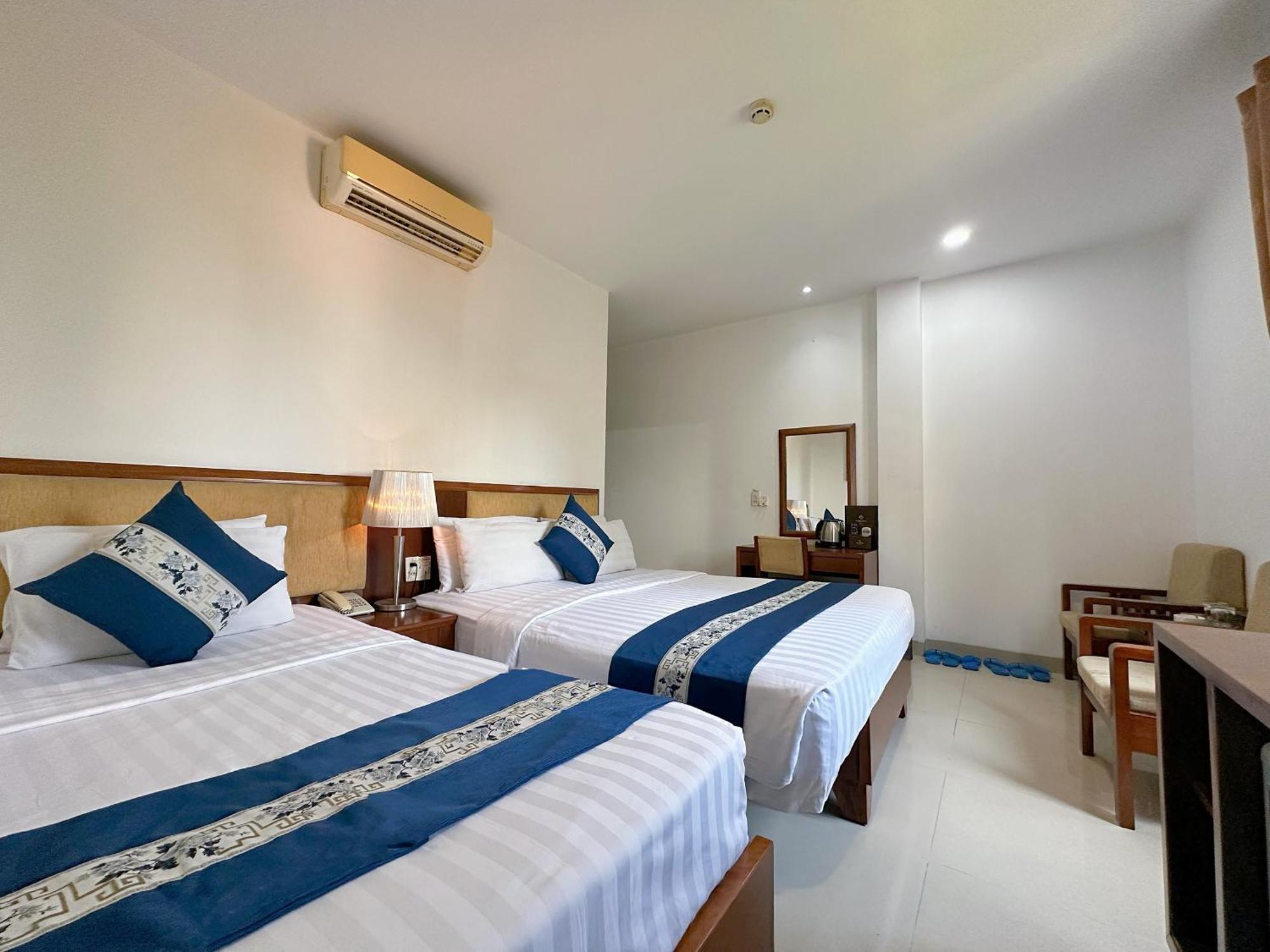 Ruby Star Hotel- Near Ben Thanh Market Хошимин Экстерьер фото