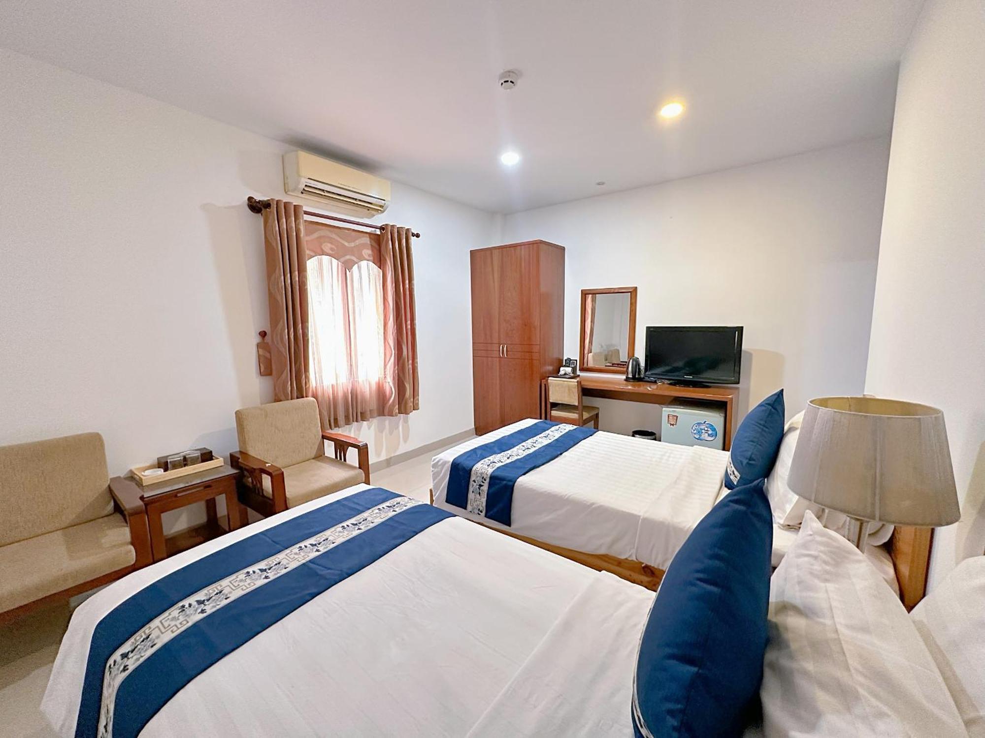 Ruby Star Hotel- Near Ben Thanh Market Хошимин Экстерьер фото