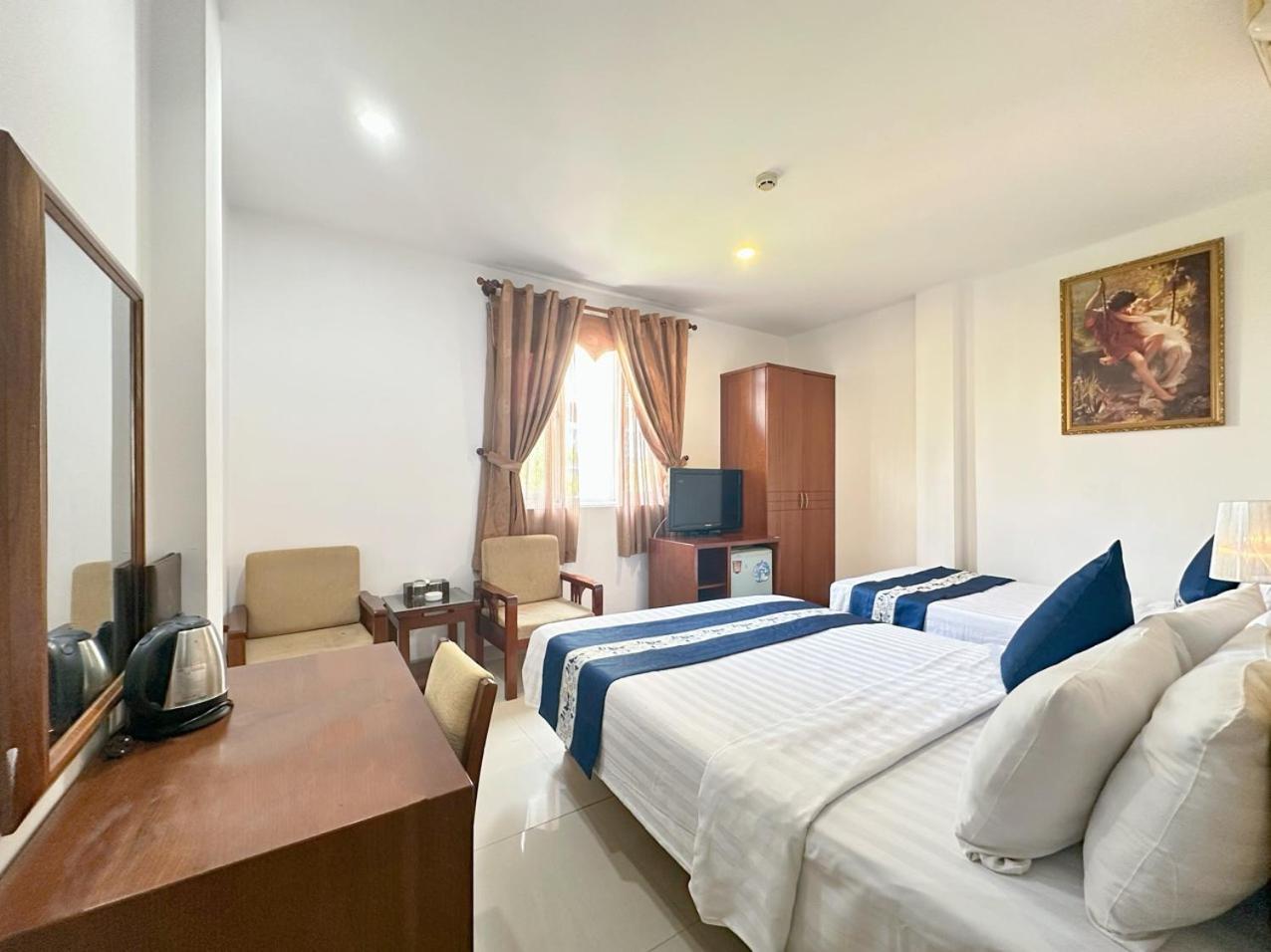 Ruby Star Hotel- Near Ben Thanh Market Хошимин Экстерьер фото