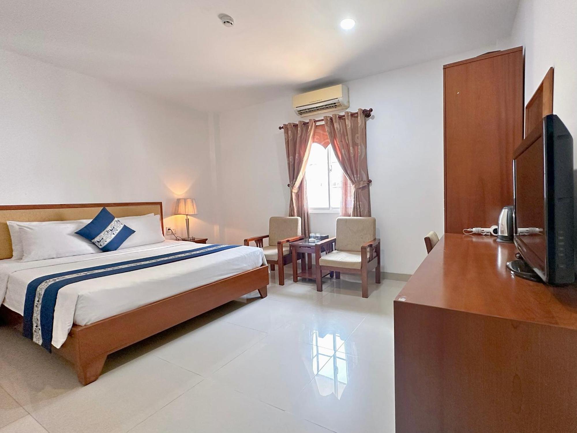 Ruby Star Hotel- Near Ben Thanh Market Хошимин Экстерьер фото