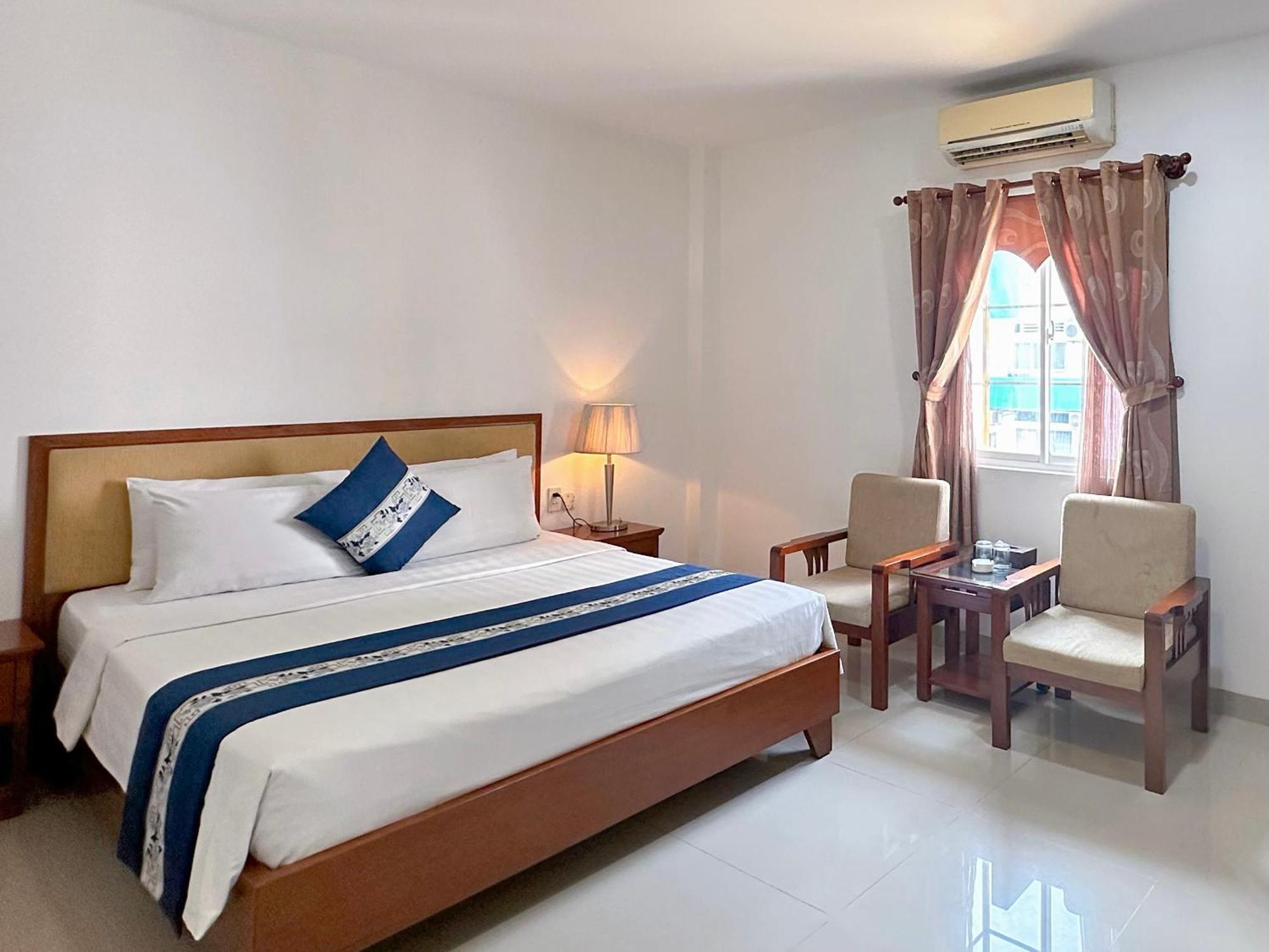 Ruby Star Hotel- Near Ben Thanh Market Хошимин Экстерьер фото